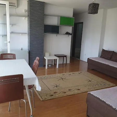 Center 3 Bedrooms With Kitchen And Private Bathroom Appartamento