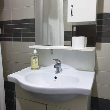 Center 3 Bedrooms With Kitchen And Private Bathroom Appartamento