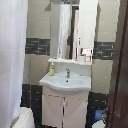 Center 3 Bedrooms With Kitchen And Private Bathroom Appartamento *