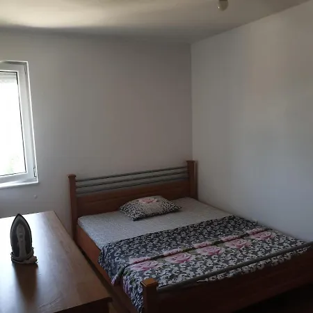 Center 3 Bedrooms With Kitchen And Private Bathroom Скопье
