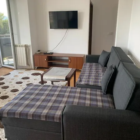 Center 3 Bedrooms With Kitchen And Private Bathroom *