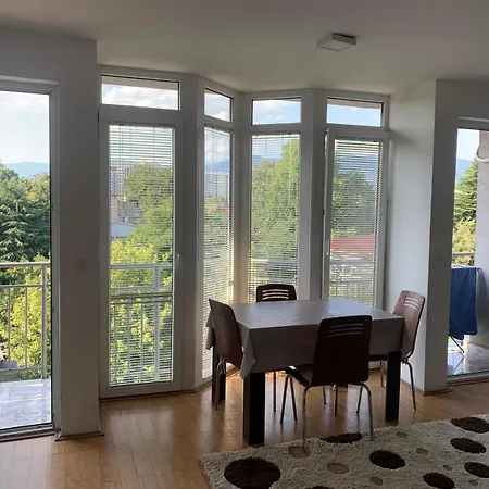 Center 3 Bedrooms With Kitchen And Private Bathroom Skopje