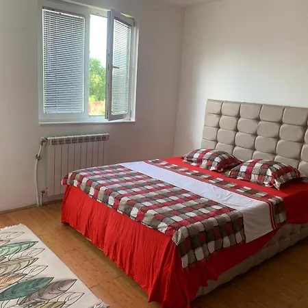 Center 3 Bedrooms With Kitchen And Private Bathroom * Skopje