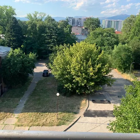 Center 3 Bedrooms With Kitchen And Private Bathroom *