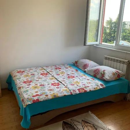 Center 3 Bedrooms With Kitchen And Private Bathroom Appartamento